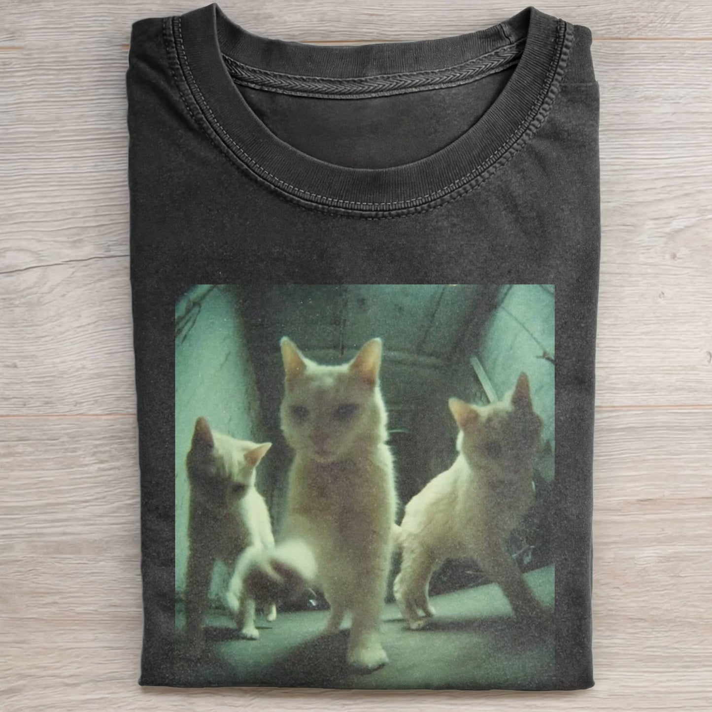 THREE CATS T-SHIRT