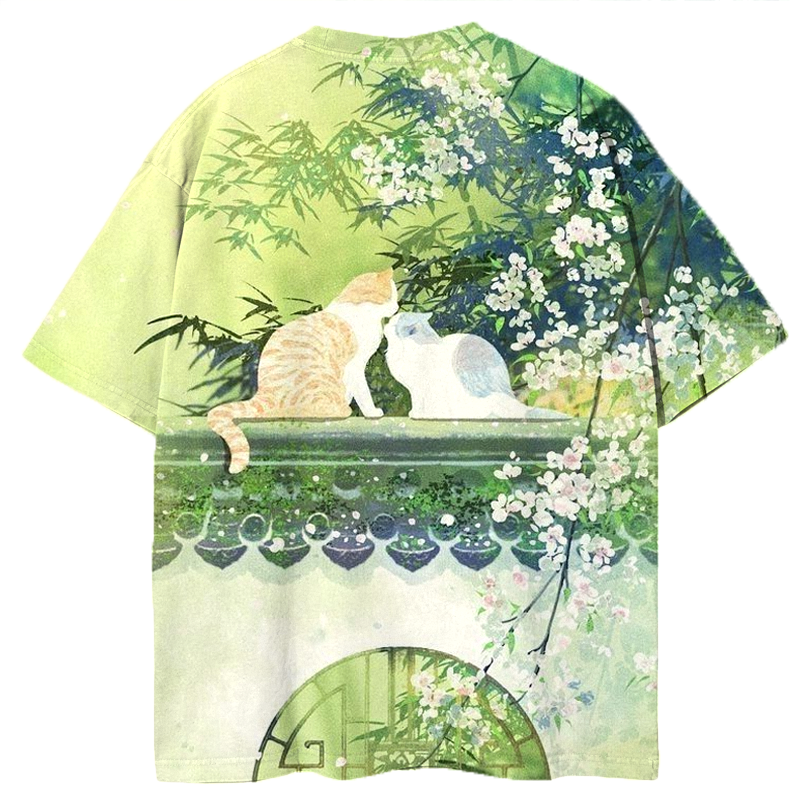 Kissing Catsl Graphic Print T-Shirt