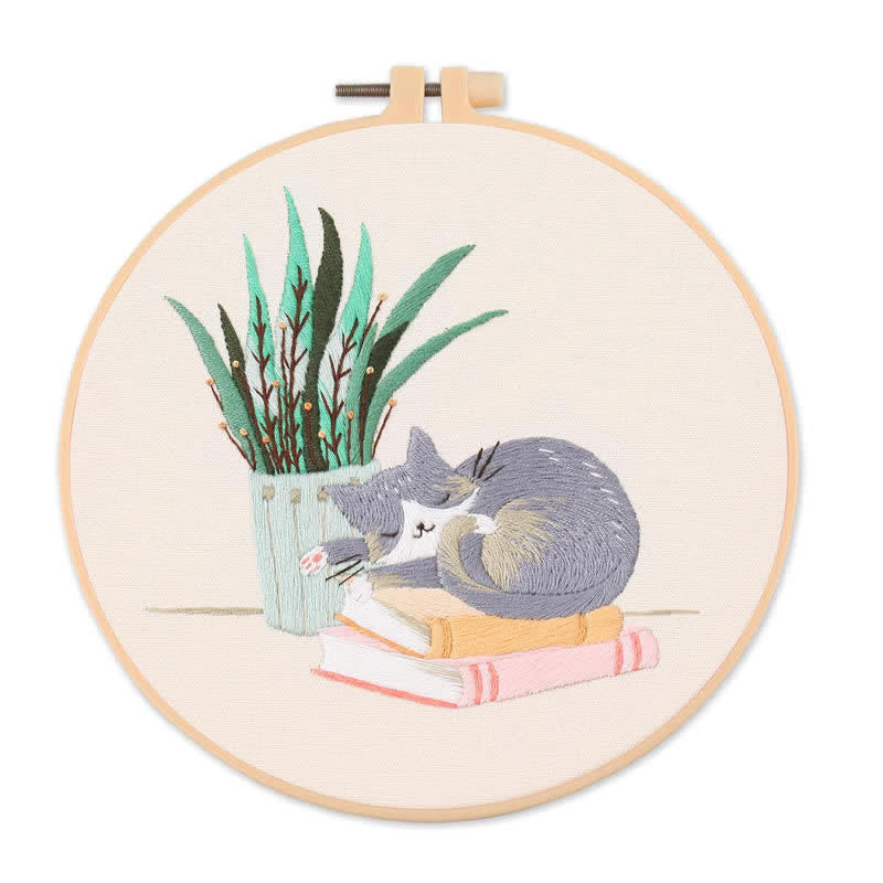 Rubbyoo Animal Embroidery Kit - The Lazy Cat