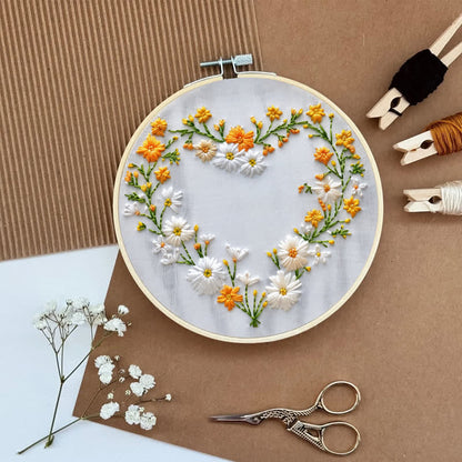 Rubbyoo Embroidery Kit - Daisy Heart
