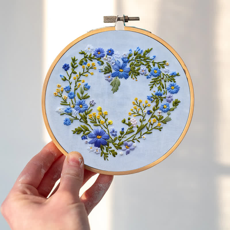 Rubbyoo Embroidery Kit - Blue Daisies