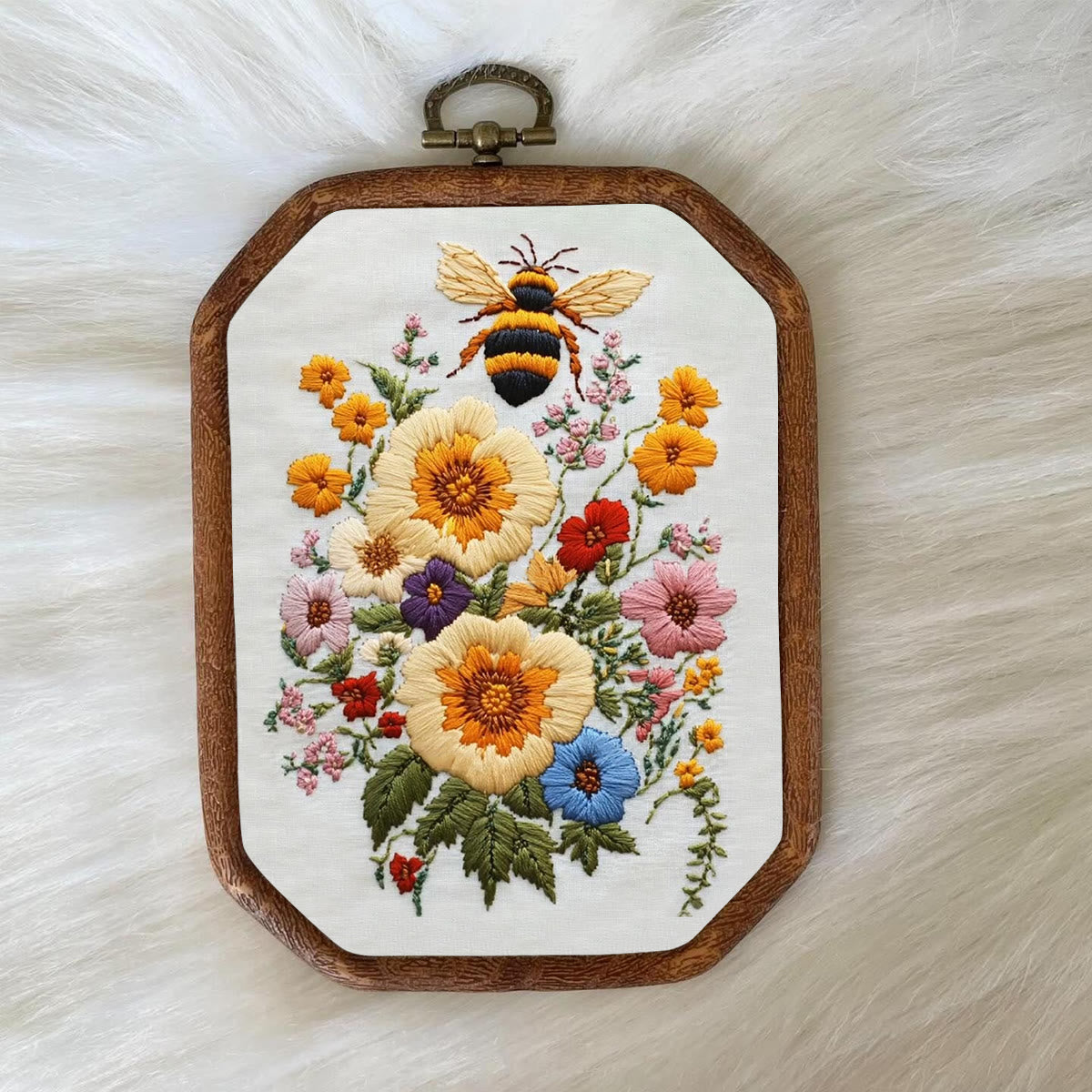 Rubbyoo Embroidery Kit-  Bee And Flowers