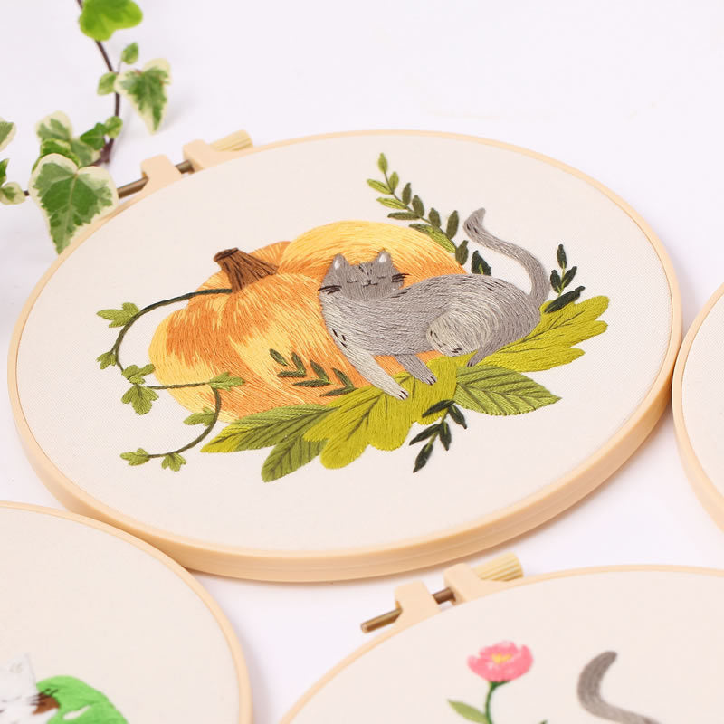 Cozy Cat Greenery - Themed DIY Embroidery Kits