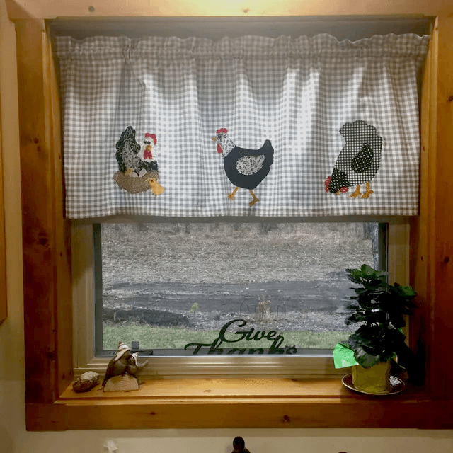 Weekend Chicken Table Runner Pattern Sewing Templates Set - With Instructions