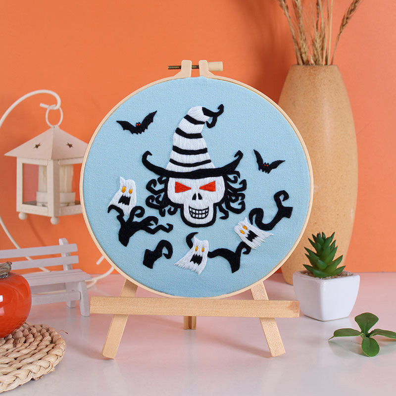 Spooky Halloween Embroidery Kit: Craft Your Spooky Masterpiece
