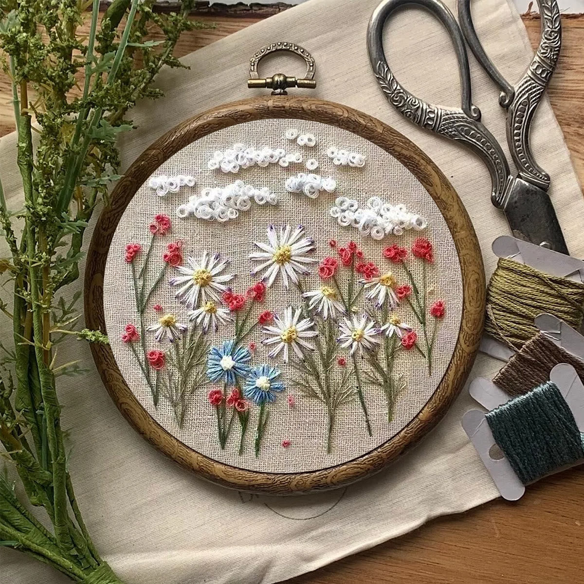 Rubbyoo Embroidery Kit- Daisy Pattern | Embroidery Kit For Beginner,Modern Embroidery