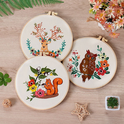 Animals in the wreaths - Themed DIY Embroidery Kits