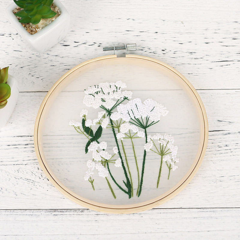 Delicate Floral Embroidery Kit: Craft Your Nature-Inspired Masterpiece