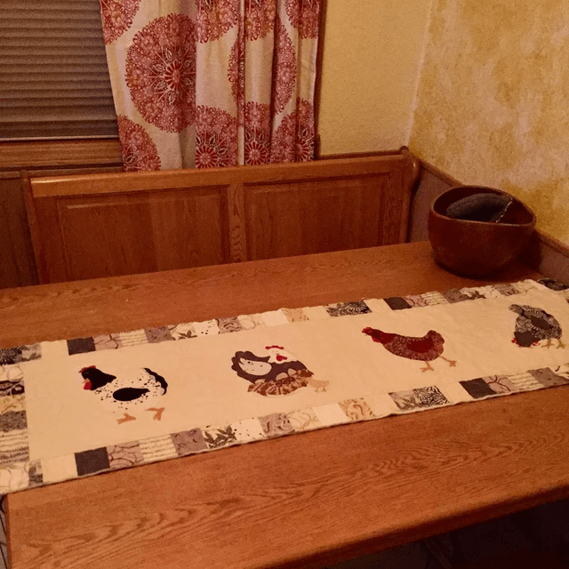 Weekend Chicken Table Runner Pattern Sewing Templates Set - With Instructions