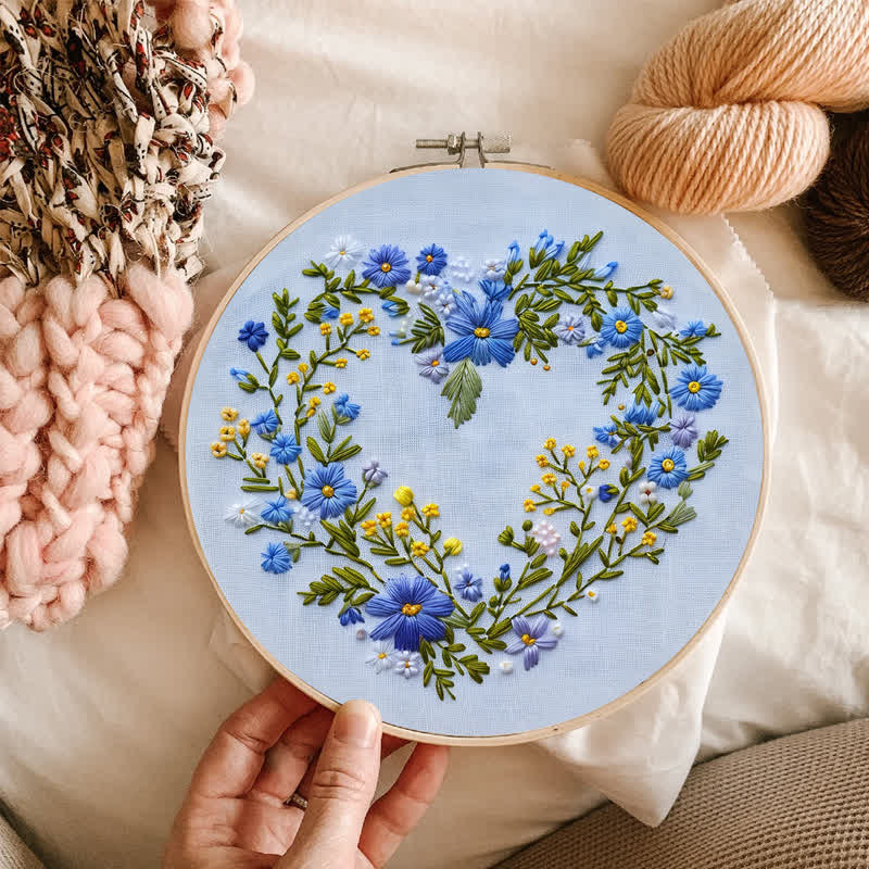 Rubbyoo Embroidery Kit - Blue Daisies