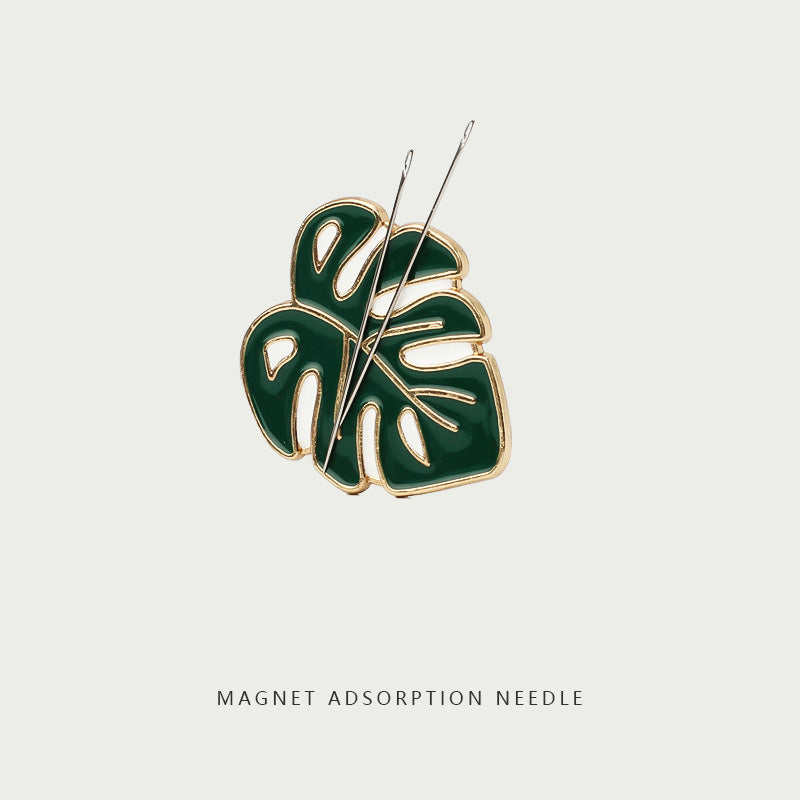 Monstera Leaf Magnetic Needle Minder: A Touch of Nature in Your Crafting