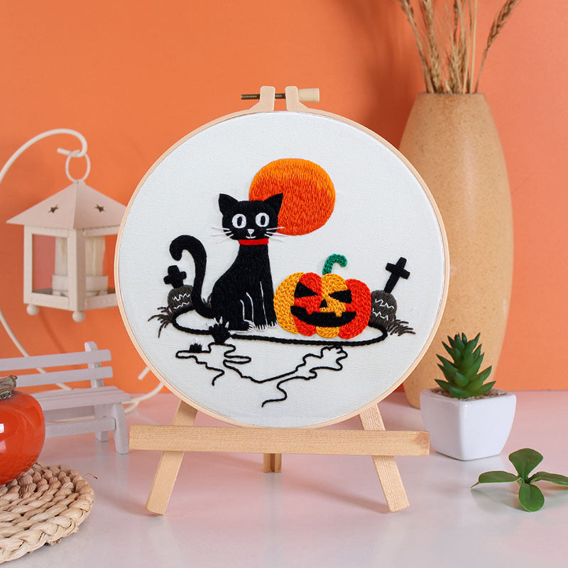 Spooky Halloween Embroidery Kit: Craft Your Spooky Masterpiece
