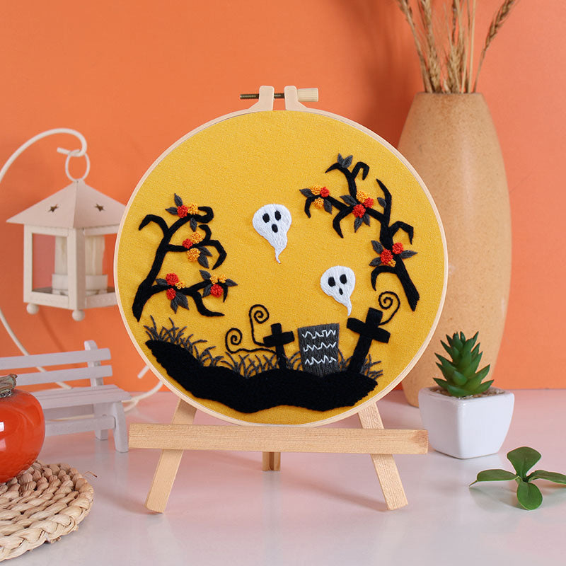 Spooky Halloween Embroidery Kit: Craft Your Spooky Masterpiece