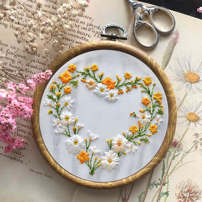 Rubbyoo Embroidery Kit - Daisy Heart