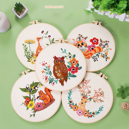 Animals in the wreaths - Themed DIY Embroidery Kits