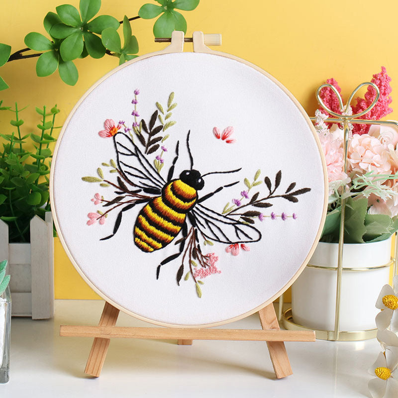Buzzing Blooms Embroidery Kit: Craft Your Nature-Inspired Masterpiece